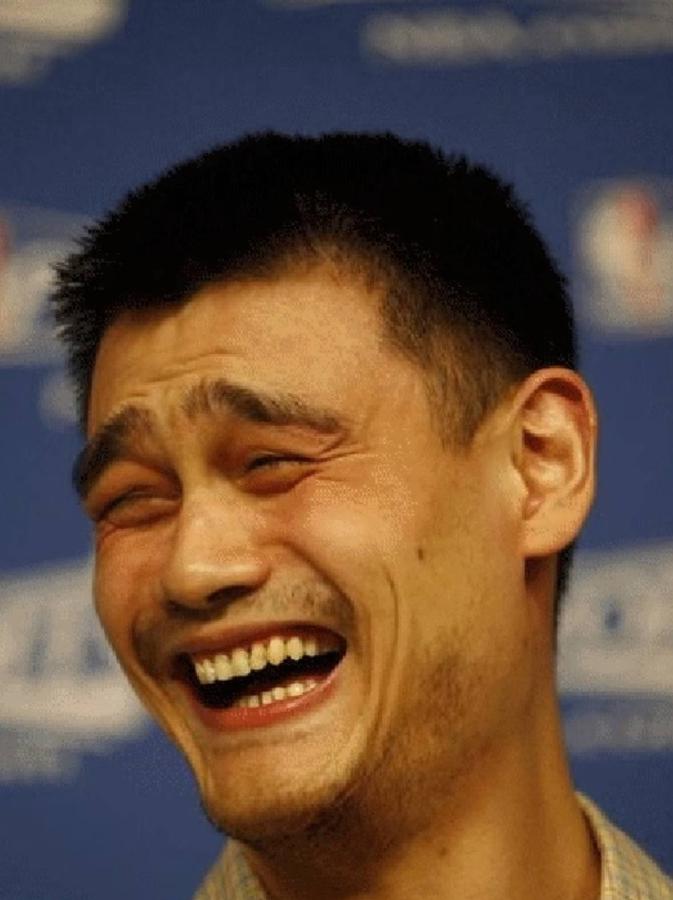 姚明如何成为东西方文化桥梁：幽默、智慧与14亿人的期望